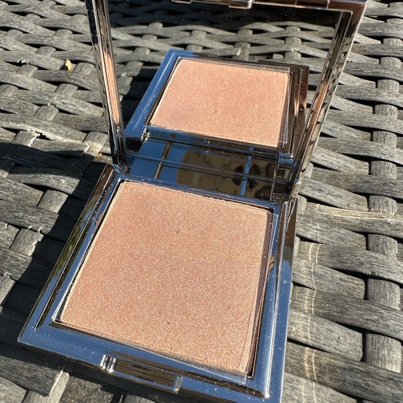 Jouer Powder Highlighter - Picture 1 of 2